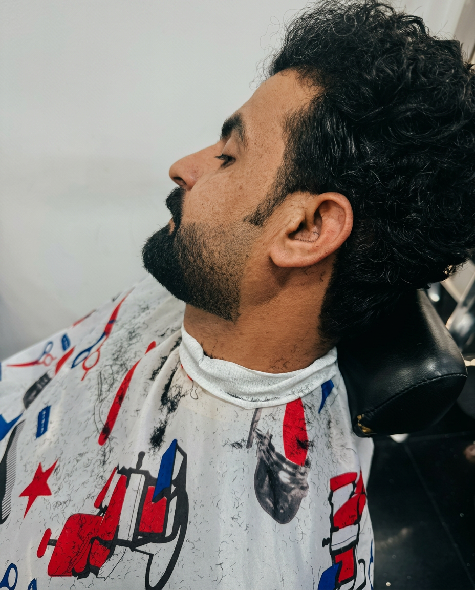 Textured top with sculpted beard finish
